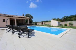 Haus Nina mit beheiztem Schwimmbad